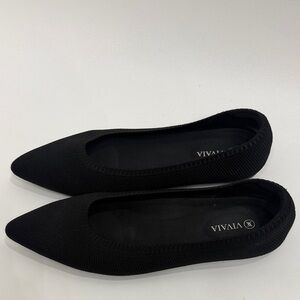 Vivaia Women’s black pointed toe ballet flats size 41